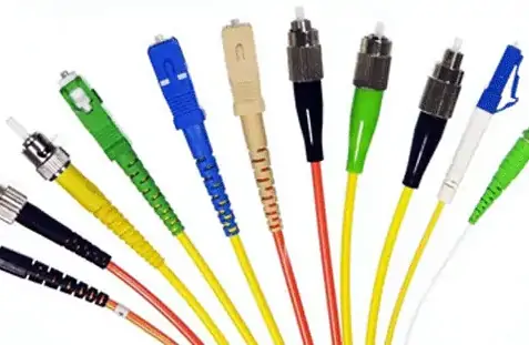 Destaque para conectores duplex de fibra e outros conectores de fibra